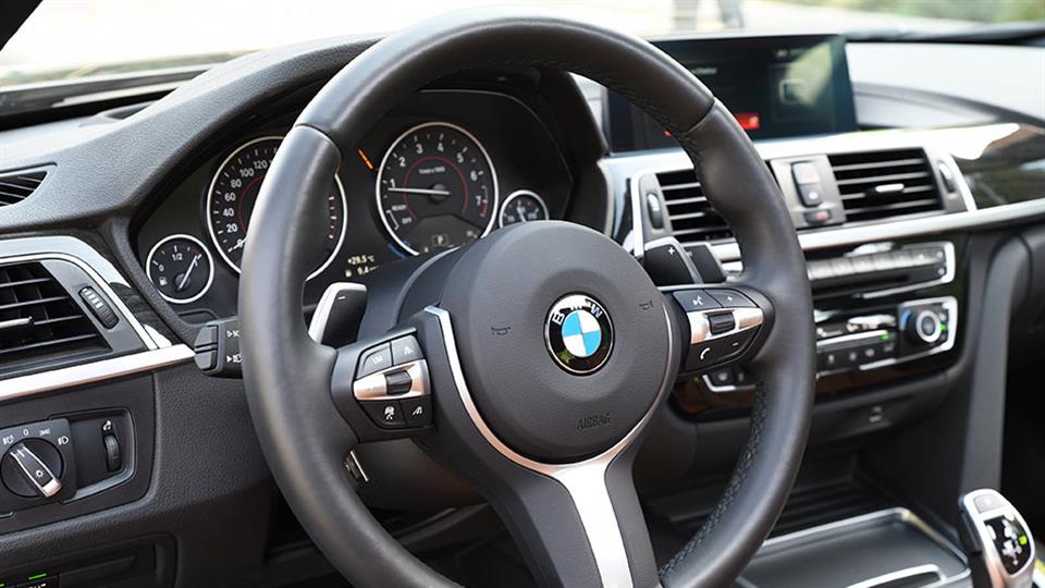 کابین ب‌ام‌و 330i مدل 2018